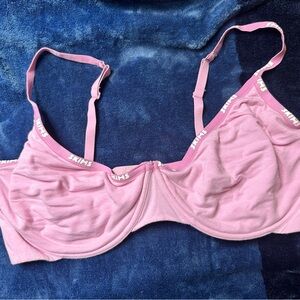 SKIMS Pink Underwire Scoop Bra - Logo Trim